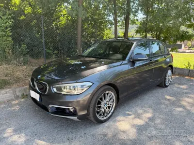 Usata BMW 120 Sport Line 190 CV (139 kW) 2015 Grigio Utilitaria