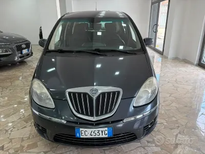 Usata Lancia Musa 90 CV (66 kW) 2010 Grigio Monovolume