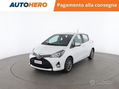 Usata Toyota Yaris Active 100 CV (73 kW) 2016 Bianco Berlina