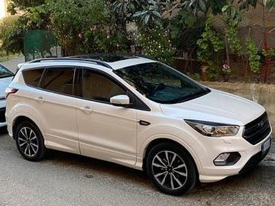 Usata Ford Kuga 120 CV (88 kW) 2018 Bianco SUV