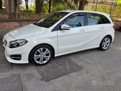 Usata Mercedes B180 Premium 109 CV (80 kW) 2017 Bianco Utilitaria