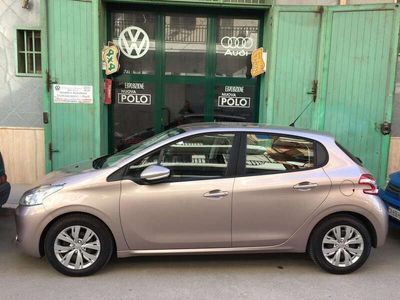 Usata Peugeot 208 Allure 68 CV (50 kW) 2012 Marrone Utilitaria