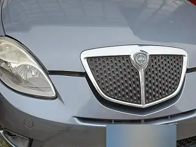 Usata Lancia Ypsilon 60 CV (44 kW) 2008 Grigio Utilitaria