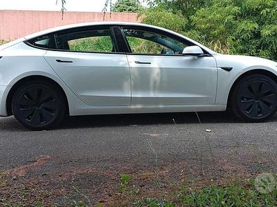 Usata Tesla Model 3 RWD 208 kW (283 CV) 2024 Bianco Berlina