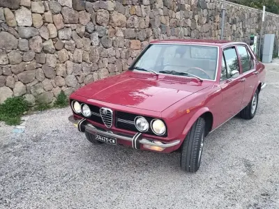 Usata Alfa Romeo Alfetta 122 CV (89 kW) 1974 Rosso Berlina