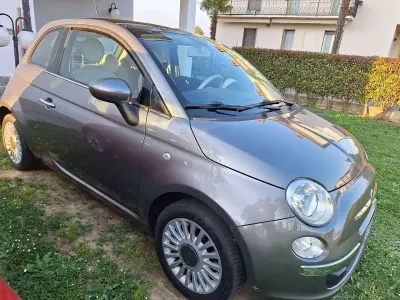Usado Fiat 500 Lounge 69 CV (50 kW) 2010 Gris Utilitario