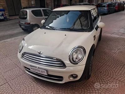 Begagnad Mini Cooper 90 HK (66 kW) 2010 Vit Halvkombi