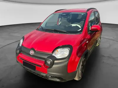 Usata Fiat Panda Cross Cross 70 CV (51 kW) 2025 Rosso Utilitaria