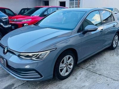 Usata VW Golf VII Life 150 CV (110 kW) 2021 Grigio Utilitaria