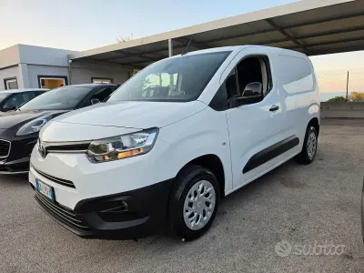 Usata Toyota Proace City City 101 CV (74 kW) 2022 Bianco Monovolume