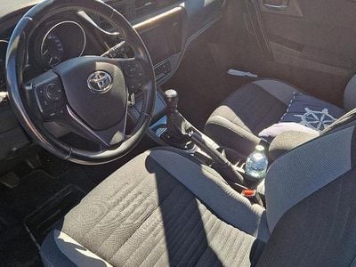 Usata Toyota Auris 2017 Grigio Berlina