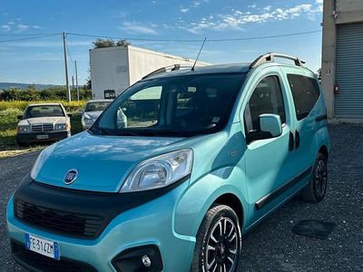 Käytetty Fiat Qubo Lounge 80 HP (58 kW) 2016 Sininen Tila-auto