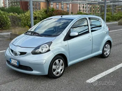 Usata Toyota Aygo 68 CV (50 kW) 2007 Bluazzurro Utilitaria