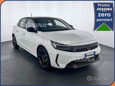Usata Opel Corsa 101 CV (74 kW) 2025 Bianco/nero Utilitaria