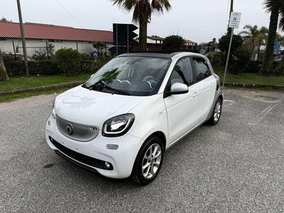 Usata Smart ForFour Passion 90 CV (66 kW) 2017 Grigio / bianco Utilitaria