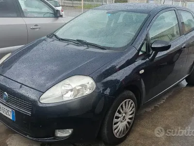 Usata Fiat Grande Punto Dynamic 65 CV (47 kW) 2006 Grigio Utilitaria