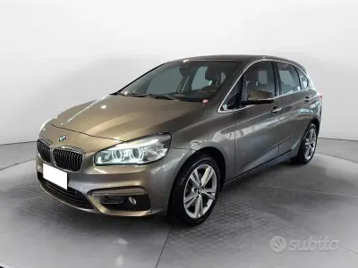 Usata BMW 220 Active Tourer Luxury Line 190 CV (139 kW) 2015 Aqua Monovolume