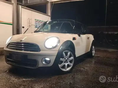 Usata Mini Cooper 120 CV (88 kW) 2007 Marrone Utilitaria