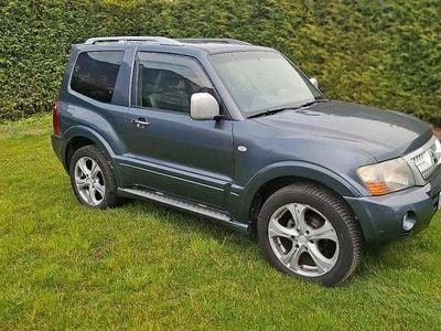 Usata Mitsubishi Pajero Intense 160 CV (117 kW) 2006 Grigio SUV