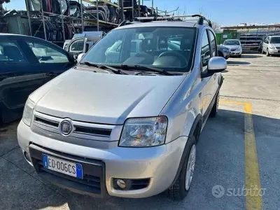 Usata Fiat Panda 4x4 69 CV (50 kW) 2010 Grigio Utilitaria