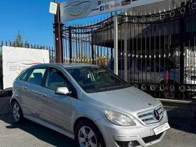 Usado Mercedes B200 Chrome 140 CV (102 kW) 2010 Gris Monovolumen
