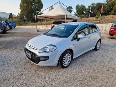 Usata Fiat Grande Punto 85 CV (62 kW) 2011 Bianco Utilitaria