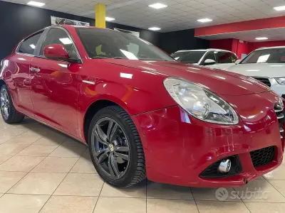 Usata Alfa Romeo Giulietta Distinctive 105 CV (77 kW) 2015 Rosso Utilitaria