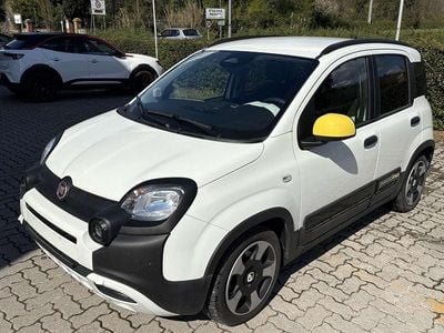 Usata Fiat Panda Cross Cross 69 CV (50 kW) 2025 Bianco e giallo Utilitaria