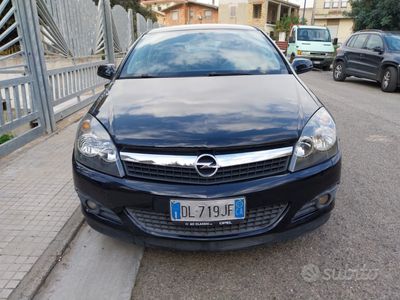 Opel Astra GTC