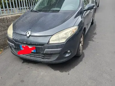 Usata Renault Mégane III 110 CV (80 kW) 2010 Grigio Berlina