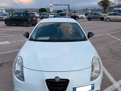 Usata Alfa Romeo Giulietta Progression 105 CV (77 kW) 2011 Bianco Utilitaria