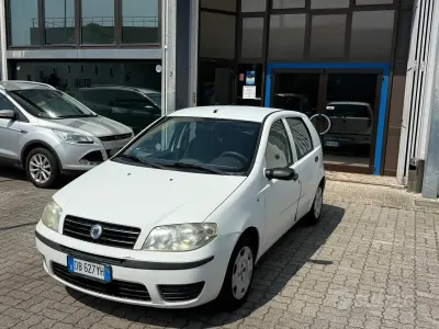 Usata Fiat Punto Active 69 CV (50 kW) 2006 Bianco Utilitaria