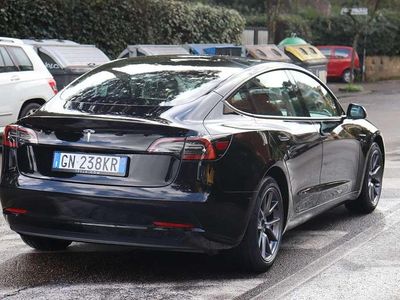 Usata 2023 Tesla Model 3 RWD Berlina | 32.400 € (Buon prezzo)