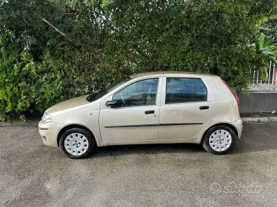Usata Fiat Punto Classica 60 CV (44 kW) 2010 Giallo Utilitaria
