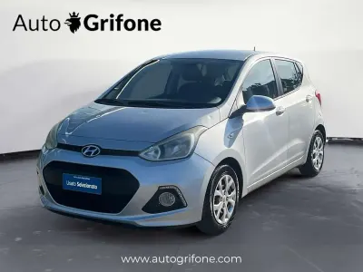 Usata Hyundai i10 Comfort 67 CV (49 kW) 2015 Grigio Utilitaria