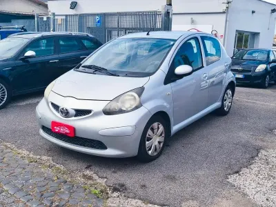 Usata Toyota Aygo 68 CV (50 kW) 2008 Argento Utilitaria