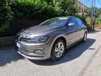 Usata VW Polo Comfortline 90 CV (66 kW) 2020 Grigio Utilitaria