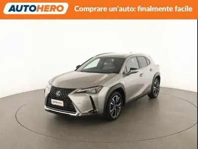 Usata Lexus UX Luxury Line 152 CV (111 kW) 2019 Grigio SUV