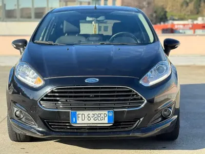 Usata Ford Fiesta Titanium 101 CV (74 kW) 2016 Nero Utilitaria
