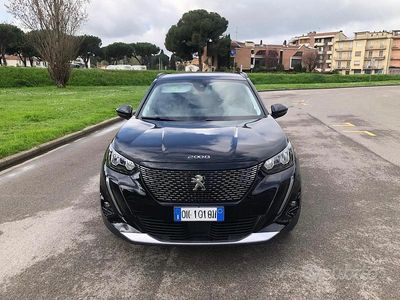 Usata Peugeot 2008 Allure 110 CV (80 kW) 2022 Nero SUV
