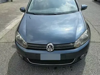 Usata VW Golf VI 105 CV (77 kW) 2010 Bluazzurro Utilitaria