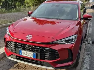 Nuova MG ZS Comfort 116 CV (85 kW) 2026 Rosso SUV
