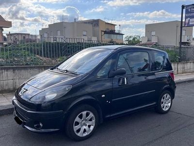 Nero Usata 2009 Peugeot 1007 Monovolume | 2390 € (Buon prezzo)