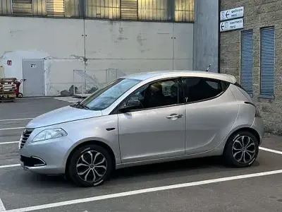 Usata Lancia Ypsilon Silver 69 CV (50 kW) 2014 Utilitaria
