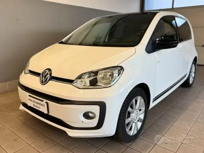 Usata VW up! CLUB 60 CV (44 kW) 2017 Bianco Utilitaria