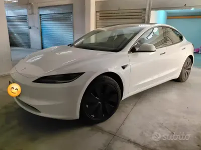 Usata Tesla Model 3 88 kW (120 CV) 2025 Bianco Berlina