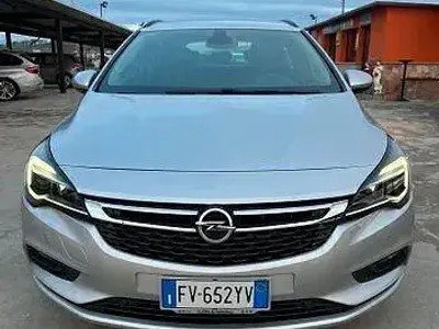 Usata Opel Astra Business 110 CV (80 kW) 2019 Grigio Station wagon