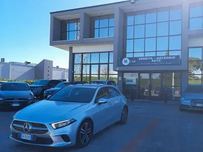 Usata Mercedes A180 116 CV (85 kW) 2019 Grigio Berlina