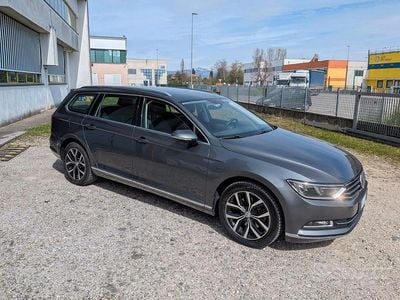 Usata VW Passat Highline 190 CV (139 kW) 2015 Grigio Station wagon