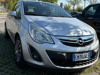 Usata Opel Corsa Club 80 CV (58 kW) 2012 Grigio Utilitaria